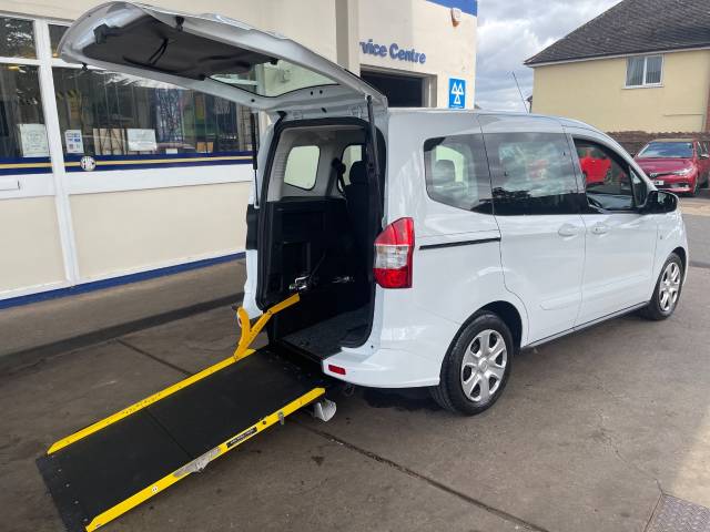 2020 Ford Tourneo-courier 1.5 TDCi Zetec 5dr WHEELCHAIR ACCESSIBLE VEHICLE