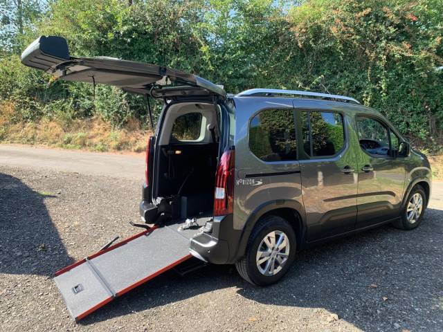 Peugeot Rifter 1.2 PureTech 130 Allure AUTOMTIC WHEELCHAIR ACCESSIBLE VEHICLE Wheelchair Adapted Petrol Grey