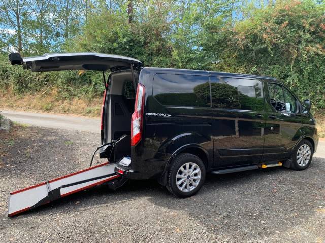 Ford Tourneo Custom 2.0 EcoBlue 130ps Titanium AUTOMATIC WHEELCHAIR ACCESSIBLE VEHICLE 5 SEATS Wheelchair Adapted Diesel Black