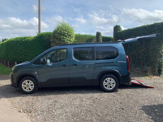 2025 Peugeot Rifter 1.5 BlueHDi 100 Allure 5dr WHEELCHAIR ACCESSIBLE VEHICLE 3 SEATS