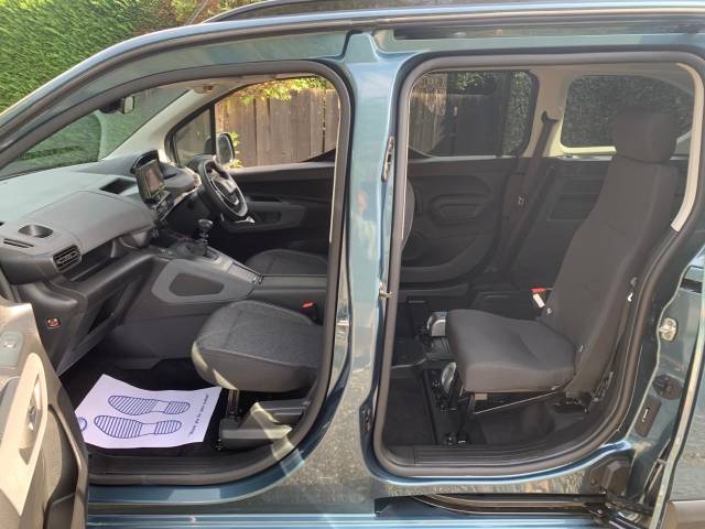 2025 Peugeot Rifter 1.5 BlueHDi 100 Allure 5dr WHEELCHAIR ACCESSIBLE VEHICLE 3 SEATS