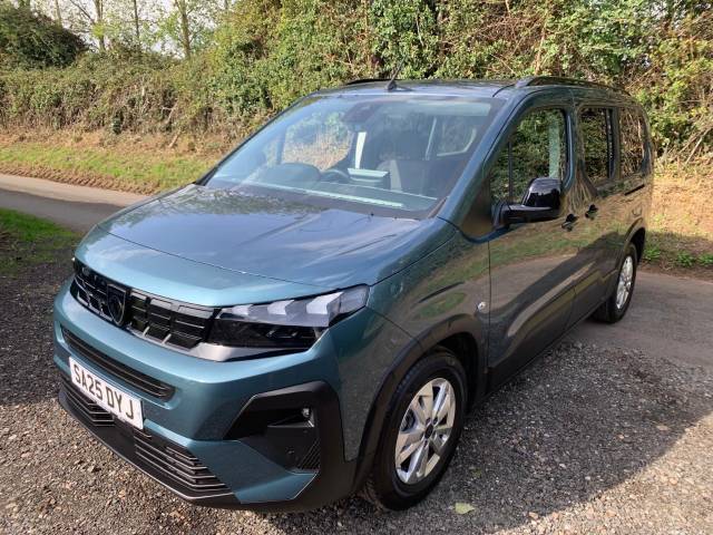 2025 Peugeot Rifter 1.5 BlueHDi 100 Allure 5dr WHEELCHAIR ACCESSIBLE VEHICLE 3 SEATS