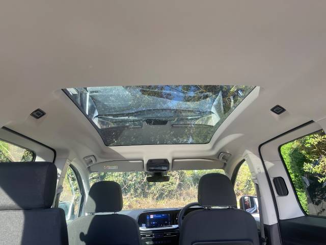 2025 Ford Tourneo Connect 2.0 EcoBlue Active 5dr AUTOMATIC WHEELCHAIR ACCESSIBLE VEHICLE 3 SEATS