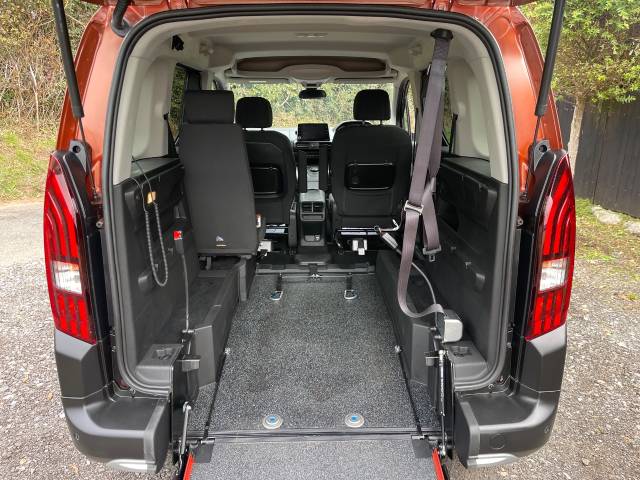 2021 Peugeot Rifter 1.2 PureTech 130 Allure Premium 5dr AUTO PETROL WHEELCHAIR ACCESSIBLE VEHICLE 3 SEATS