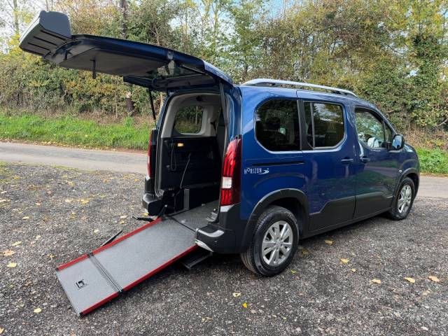 Peugeot Rifter 1.5 BlueHDi 130 Allure 5dr AUTOMATIC WHEELCHAIR ACCESSIBLE VEHICLE 3 SEATS Wheelchair Adapted Diesel Blue