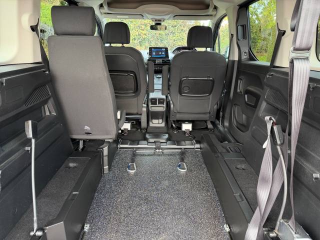 2020 Peugeot Rifter 1.5 BlueHDi 130 Allure 5dr AUTOMATIC WHEELCHAIR ACCESSIBLE VEHICLE 3 SEATS