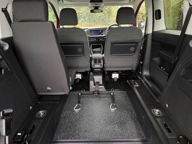 2024 Volkswagen Caddy 2.0 TDI 122 Life 5dr DSG AUTOMATIC WHEELCHAIR ACCESSIBLE VEHICLE 3 SEATS