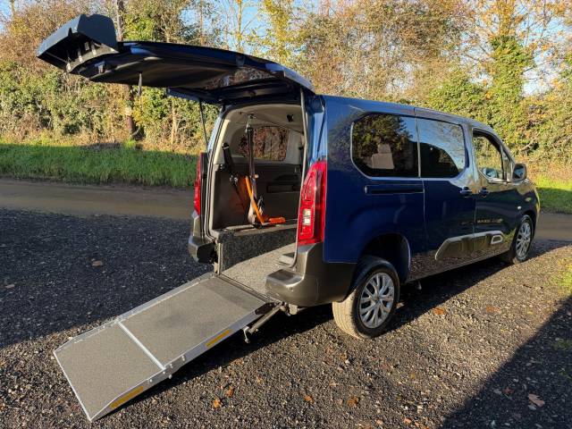 Citroen Berlingo Multispace 1.5 BERLINGO FEEL BLUEHDI S/S WHEELCHAIR ACCESSIBLE VEHICLE 4 SEATS A Wheelchair Adapted Diesel Blue