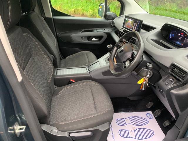 2024 Peugeot Rifter 1.5 BlueHDi 100 Allure 5dr WHEELCHAIR ACCESSIBLE VEHICLE 5 SEATS