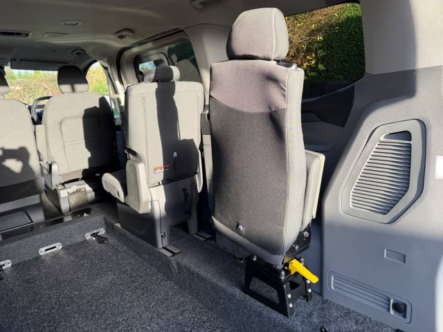 2025 Ford Tourneo Custom 2.0 EcoBlue 136ps H1 Titanium AUTOMATIC WHEELCHAIR ACCESSIBLE VEHICLE 7 SEATS
