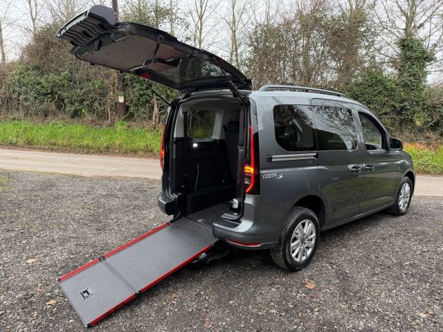 Volkswagen Caddy 2.0 TDI 122 Life 5dr DSG AUTOMATIC WHEELCHAIR ACCESSIBLE VEHICLE 3 SEATS Wheelchair Adapted Diesel Grey