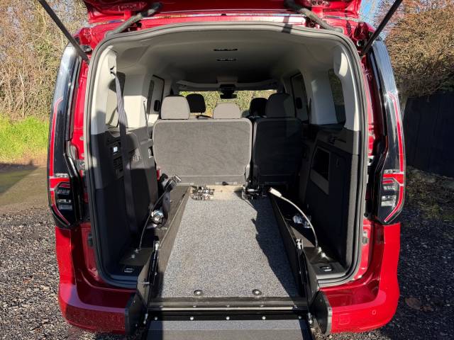 2022 Volkswagen Caddy Maxi 1.5 TSI Life 5dr DSG AUTOMATIC WHEELCHAIR ACCESSIBLE VEHICLE 5 SEATS