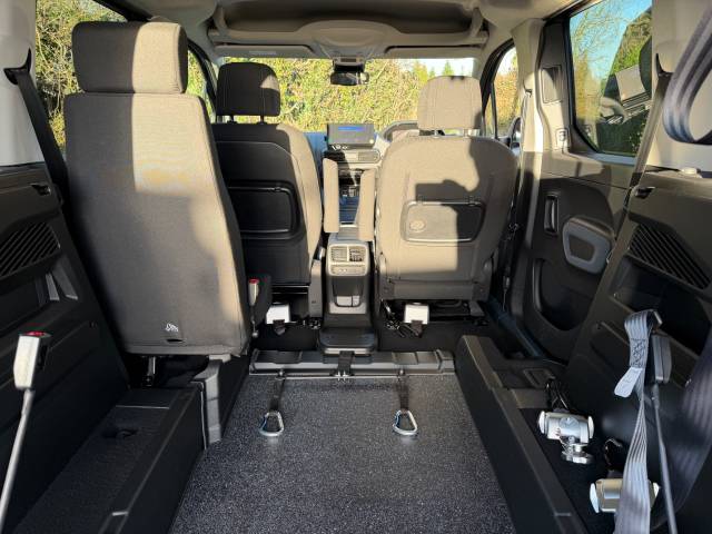 2024 Peugeot Rifter 1.5 BlueHDi 130 Allure 5dr AUTOMATIC WHEELCHAIR ACCESSIBLE VEHICLE 3 SEATS