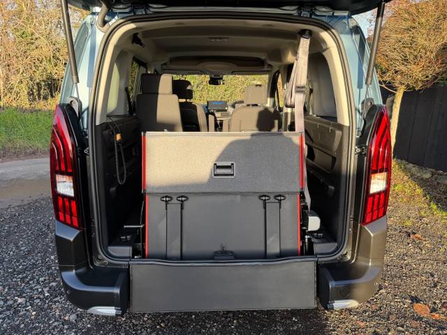 2024 Peugeot Rifter 1.5 BlueHDi 130 Allure 5dr AUTOMATIC WHEELCHAIR ACCESSIBLE VEHICLE 3 SEATS