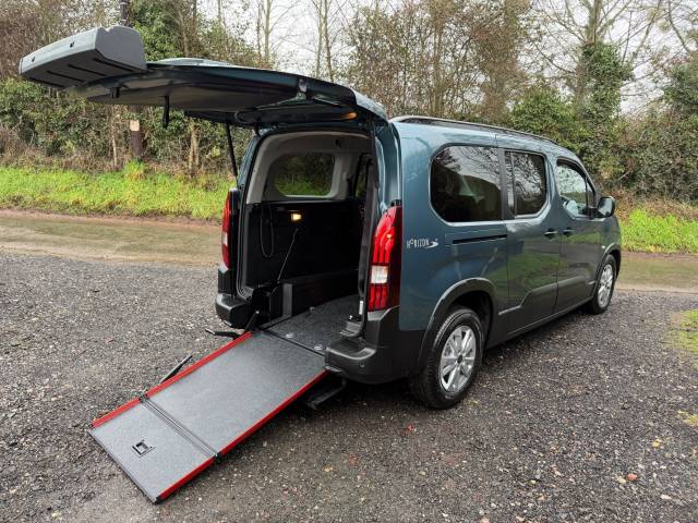 Peugeot Rifter 1.5 RIFTER HORIZON RS PLUS WHEELCHAIR ACCESSIBLE VEHICLE 5 SEATS Wheelchair Adapted Diesel Blue