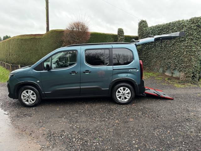 2025 Peugeot Rifter 1.5 BlueHDi 100 Allure 5dr WHEELCHAIR ACCESSIBLE VEHICLE 4 SEATS