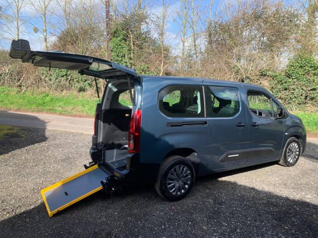 Citroen Berlingo 1.5 BlueHDi 130 Plus XL 5dr AUTOMATIC WHEELCHAIR ACCESSIBLE VEHICLE 5 SEATS Wheelchair Adapted Diesel Blue
