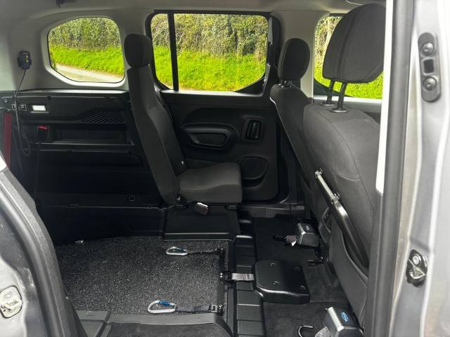 2021 Peugeot Rifter 1.5 BlueHDi 100 Allure Premium 5dr WHEELCHAIR ACCESSIBLE VEHICLE 3 SEATS