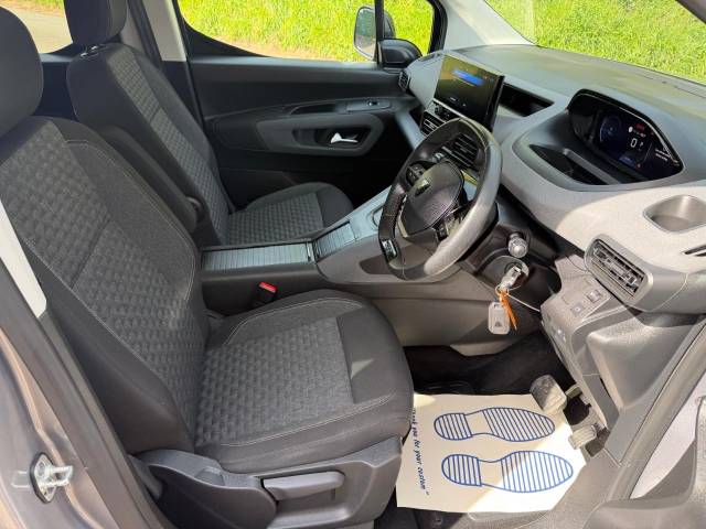 2024 Peugeot Rifter 1.5 BlueHDi 130 Allure 5dr AUTO 4 SEATS PLUS WHEELCHAIR PASSENGER