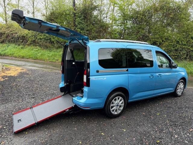 Ford Tourneo Connect 2.0 EcoBlue Titanium 5dr WHEELCHAIR ACCESSIBLE VEHICLE 5 SEATS Wheelchair Adapted Diesel Blue