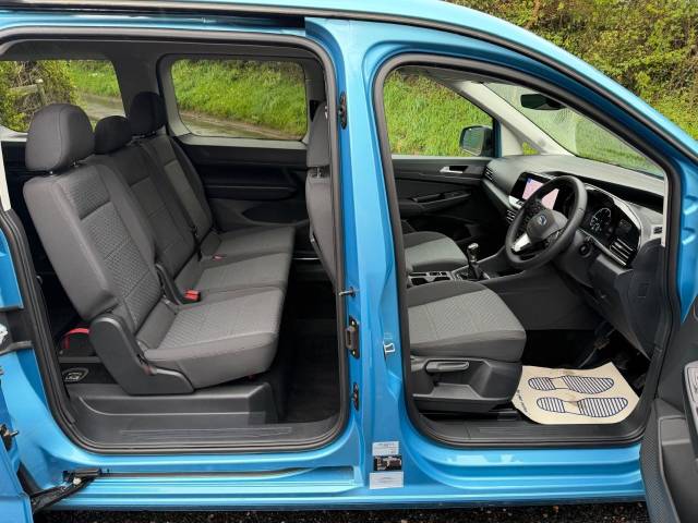 2022 Ford Tourneo Connect 2.0 EcoBlue Titanium 5dr WHEELCHAIR ACCESSIBLE VEHICLE 5 SEATS