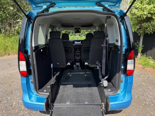 2024 Ford Tourneo Connect 2.0 EcoBlue Titanium 5dr WHEELCHAIR ACCESSIBLE VEHICLE 5 SEATS
