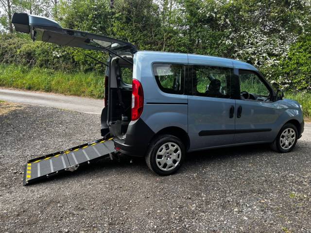 Fiat Doblo 1.4 16V Pop 5dr WHEELCHAIR ACCESSIBLE VEHICLE 3 SEATS Wheelchair Adapted Petrol Blue