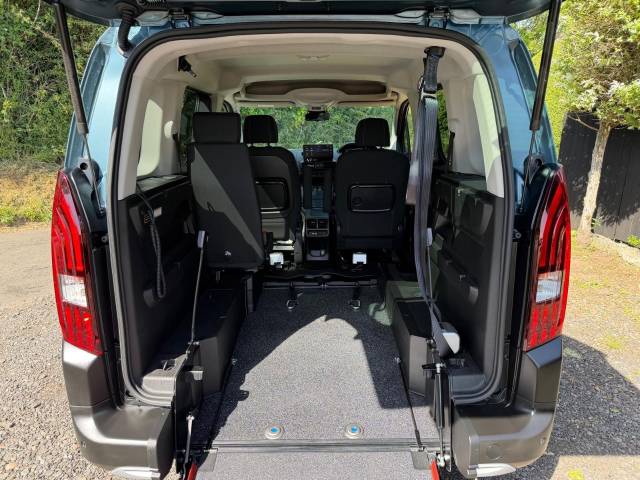 2025 Peugeot Rifter 1.5 RIFTER HORIZON RE TD AUTOMATIC WHEELCHAIR ACCESSIBLE VEHICLE 3 SEATS