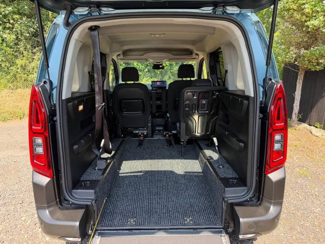 2025 Citroen Berlingo 1.5 BlueHDi 130 Plus M 5dr AUTOMATIC WHEELCHAIR ACCESSIBLE VEHICLE 3 SEATS