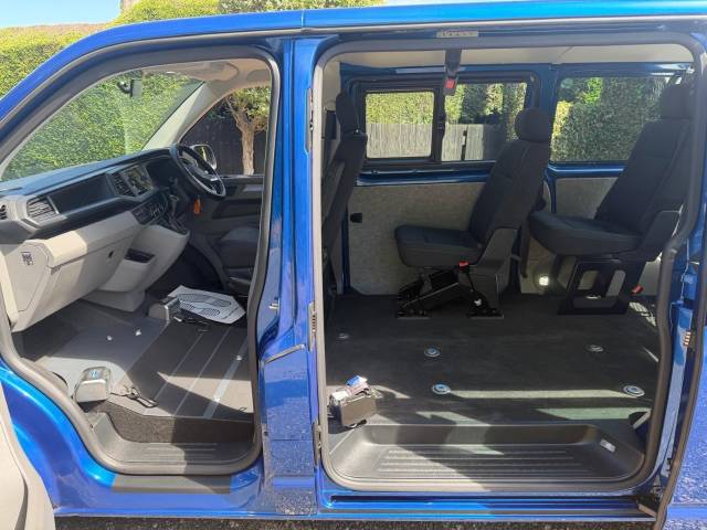 2021 Volkswagen Transporter 2.0 TDI 150 Startline DSG AUTOMATIC RIDE UPFRONT WHEELCHAIR ACCESSIBLE VEHICLE 3 SEATS