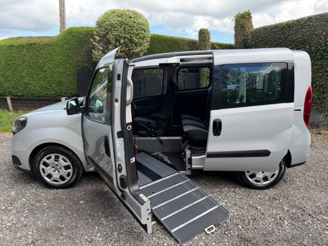 Fiat Doblo 1.6 Multijet 16V 90 Tecnico RIDE UPFRONT WHEELCHAIR ACCESSIBLE VEHICLE 4 SEATS Wheelchair Adapted Diesel Silver