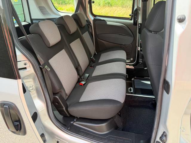 2022 Fiat Doblo 1.6 Multijet 16V 90 Tecnico RIDE UPFRONT WHEELCHAIR ACCESSIBLE VEHICLE 4 SEATS