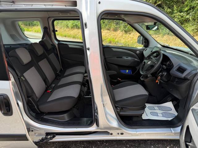 2022 Fiat Doblo 1.6 Multijet 16V 90 Tecnico RIDE UPFRONT WHEELCHAIR ACCESSIBLE VEHICLE 4 SEATS