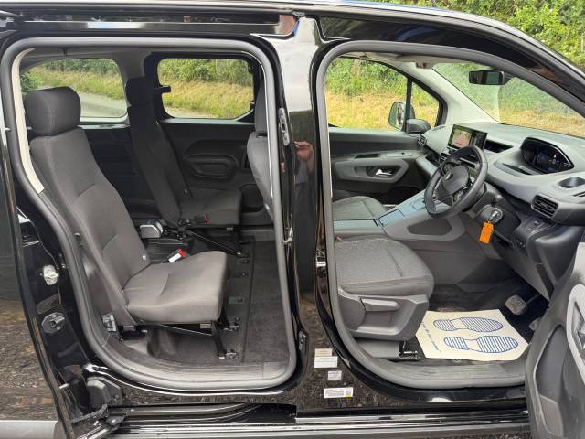 2025 Peugeot Rifter 0.0 100kW Allure Long 52kWh 5dr AUTOMATIC WHEELCHAIR ACCESSIBLE VEHICLE 4 SEATS