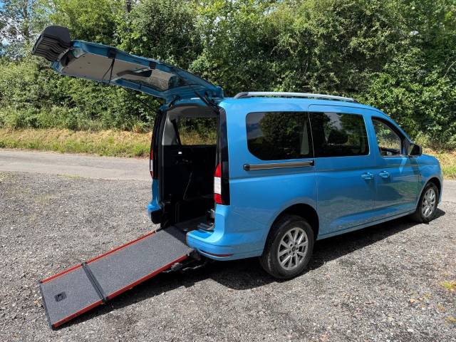Ford Tourneo Connect 2.0 EcoBlue Titanium 5dr AUTOMATIC WHEELCHAIR ACCESSIBLE VEHICLE Wheelchair Adapted Diesel Blue