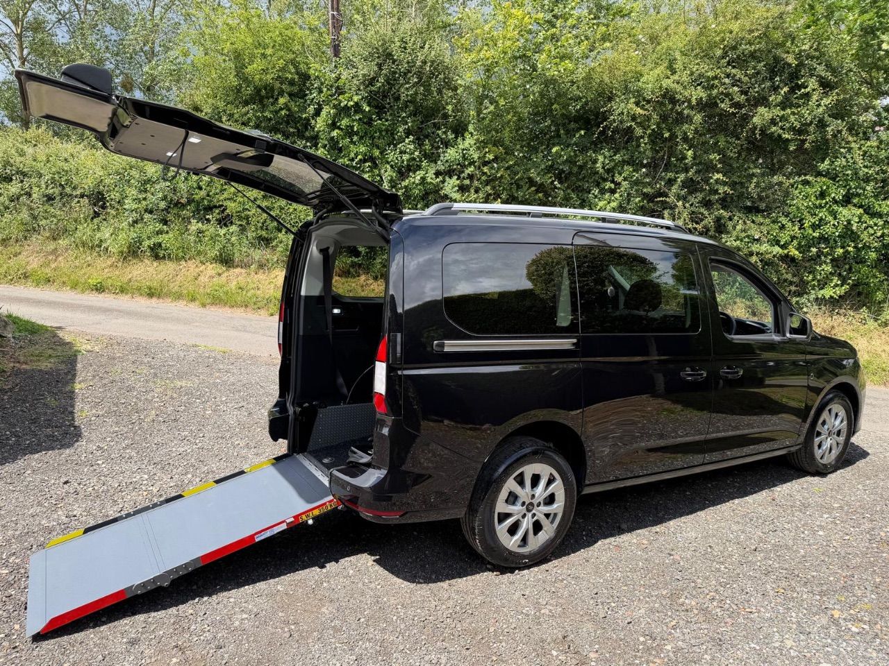 2025 Ford Grand Tourneo Connect