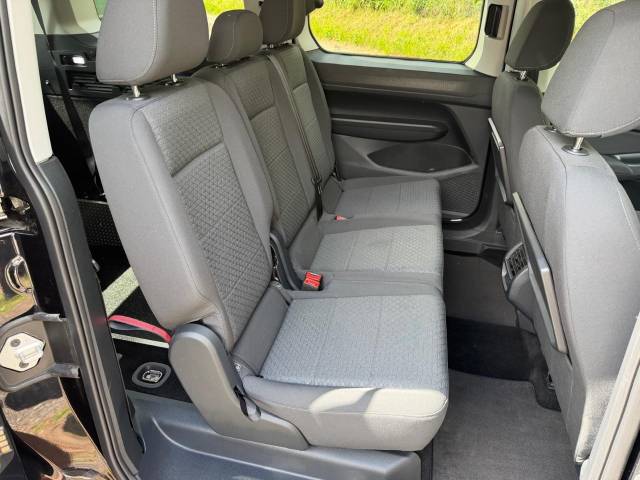 2025 Ford Grand Tourneo Connect 1.5 EcoBoost 115 Titanium 5dr AUTOMATIC WHEELCHAIR ACCESSIBLE VEHICLE 5 SEATS