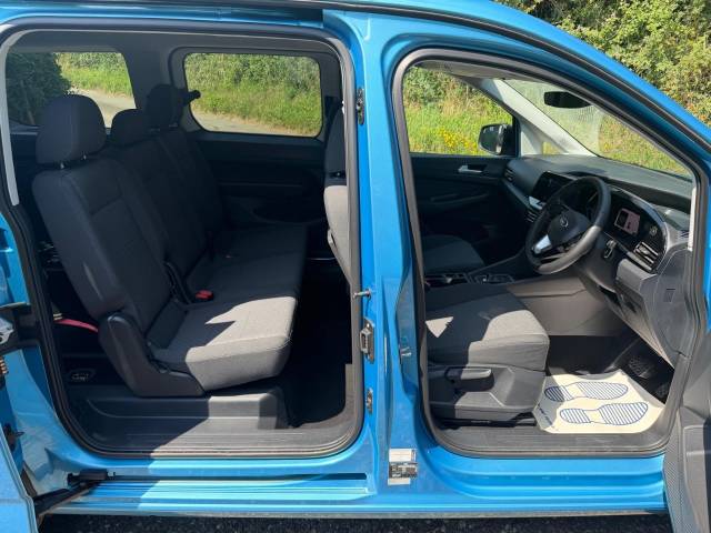 2025 Ford Grand Tourneo Connect 1.5 EcoBoost 115 Titanium 5dr AUTOMATIC WHEELCHAIR ACCESSIBLE VEHICLE 5 SEATS