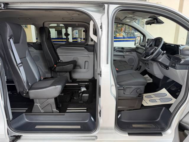 2025 Ford Tourneo Custom 2.0 EcoBlue 136ps H1 Titanium AUTOMATIC WHEELCHAIR ACCESSIBLE VEHICLE 5 SEATS