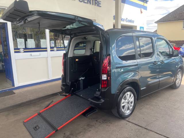 Peugeot Rifter 1.5 BlueHDi Allure 5dr WHEELCHAIR ACCESSIBLE VEHICLE 5 SEATS Wheelchair Adapted Diesel Blue