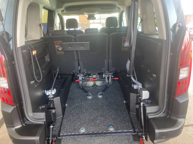 2025 Peugeot Rifter 1.5 BlueHDi Allure 5dr WHEELCHAIR ACCESSIBLE VEHICLE 5 SEATS