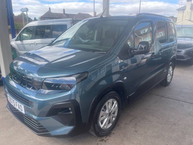 2025 Peugeot Rifter 1.5 BlueHDi Allure 5dr WHEELCHAIR ACCESSIBLE VEHICLE 5 SEATS