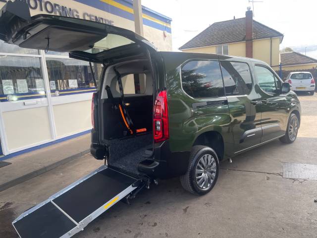 Citroen Berlingo 1.5 BlueHDi 130 Plus XL 5dr AUTO WHEELCHAIR ACCESSIBLE VEHICLE Wheelchair Adapted Diesel Green