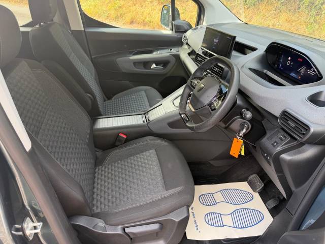 2025 Peugeot Rifter 1.5 BlueHDi 130 Allure 5dr WHEELCHAIR ACCESSIBLE VEHICLE 5 SEATS