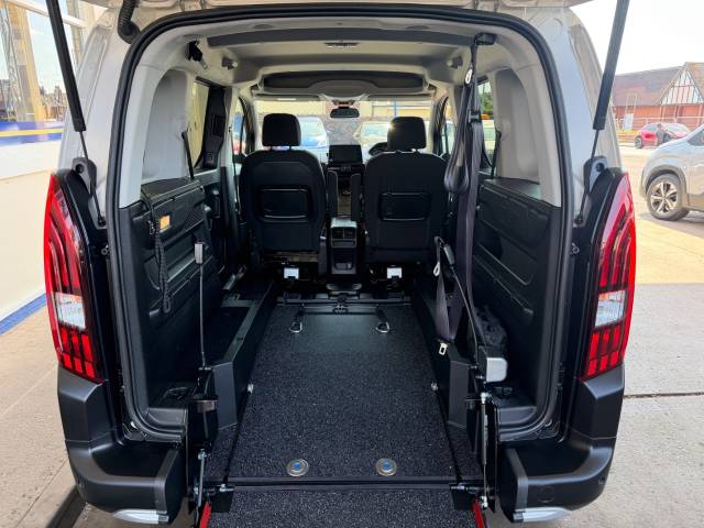 2021 Peugeot Rifter 1.2 PureTech 130 Allure Premium 5dr PETROL AUTOMATIC WHEELCHAIR ACCESSIBLE VEHICLE 2 SEATS
