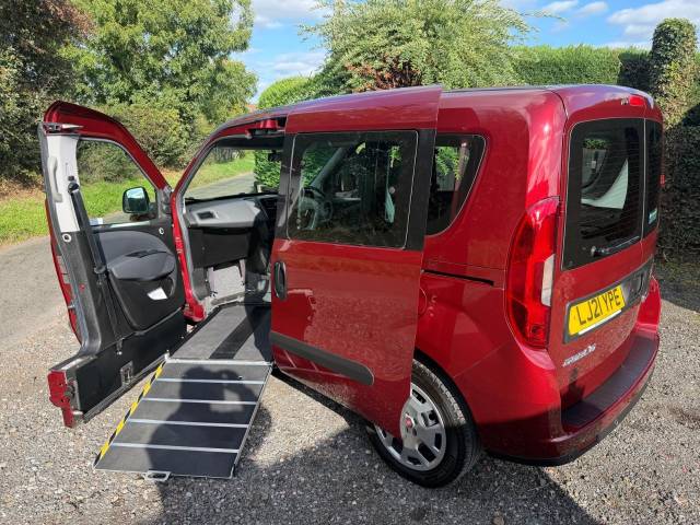 Fiat Doblo 1.2 DISABLED CAR, RIDE UPFRONT, WHEELCHAIR ACCESSIBLE, ACCESS, VEHICLE,WAV, 4 SEATS Wheelchair Adapted Diesel Red